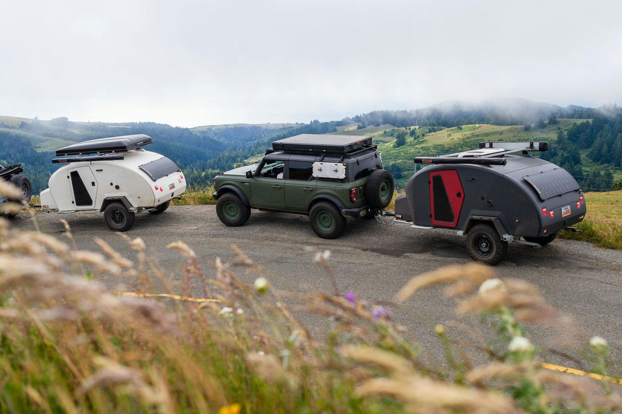 Two TOPO2 Voyagers being towed by Bronco Nations.